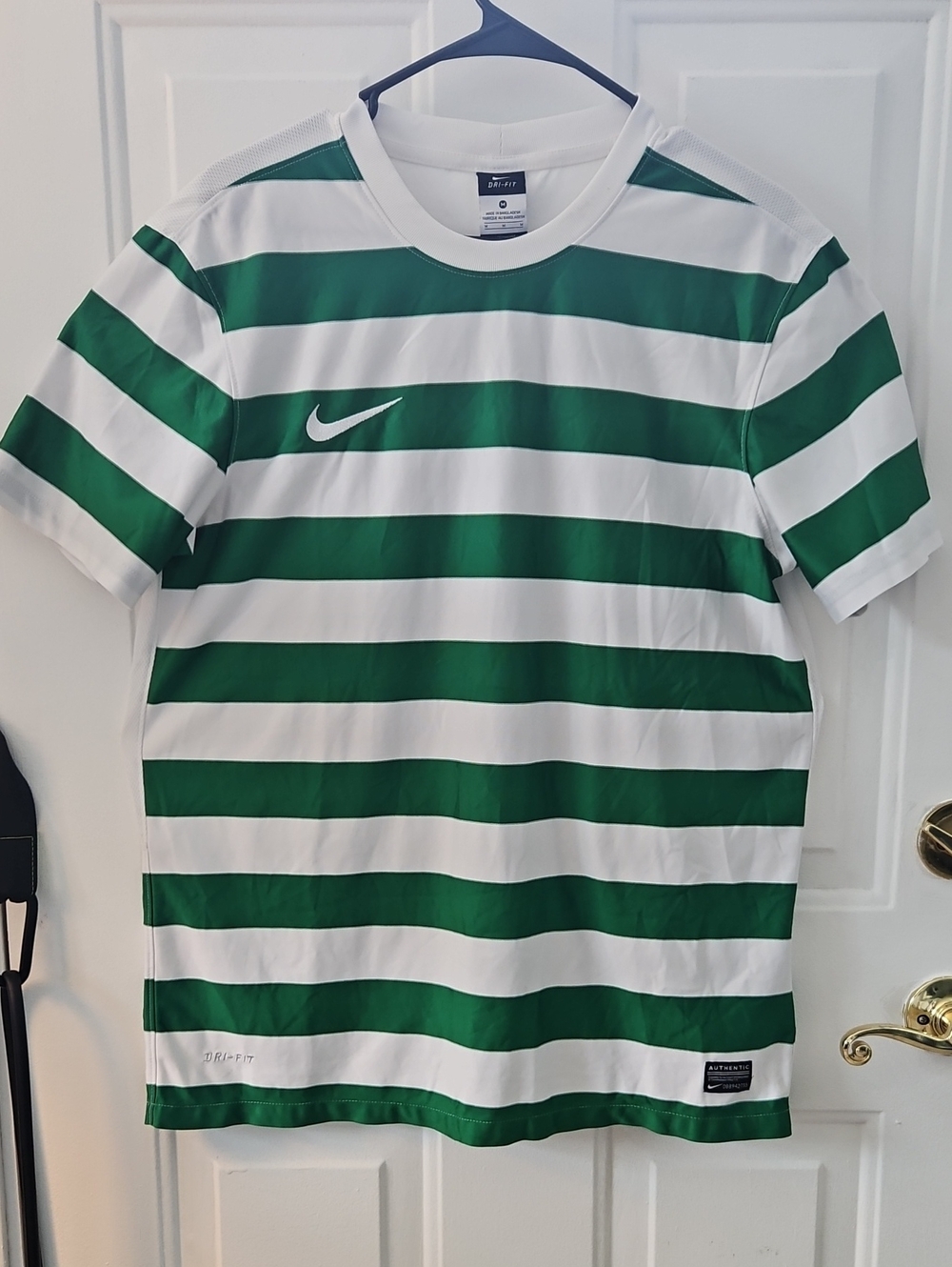 Nike Men’s Green and White Horizontal Stripe Performance Tee